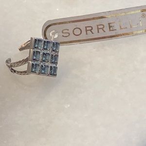 NWT Sorrelli rare discontinued with 9 blue crystal adjustable antique style ring